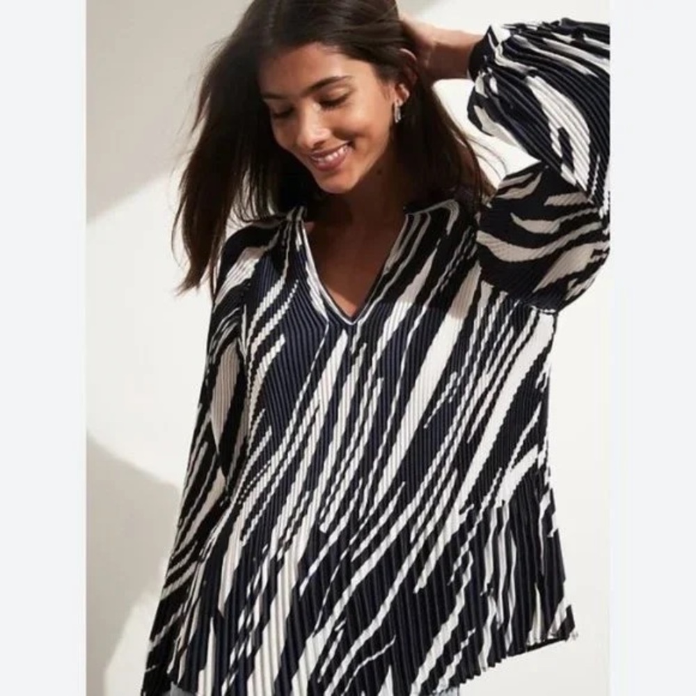Black and White Women's Top